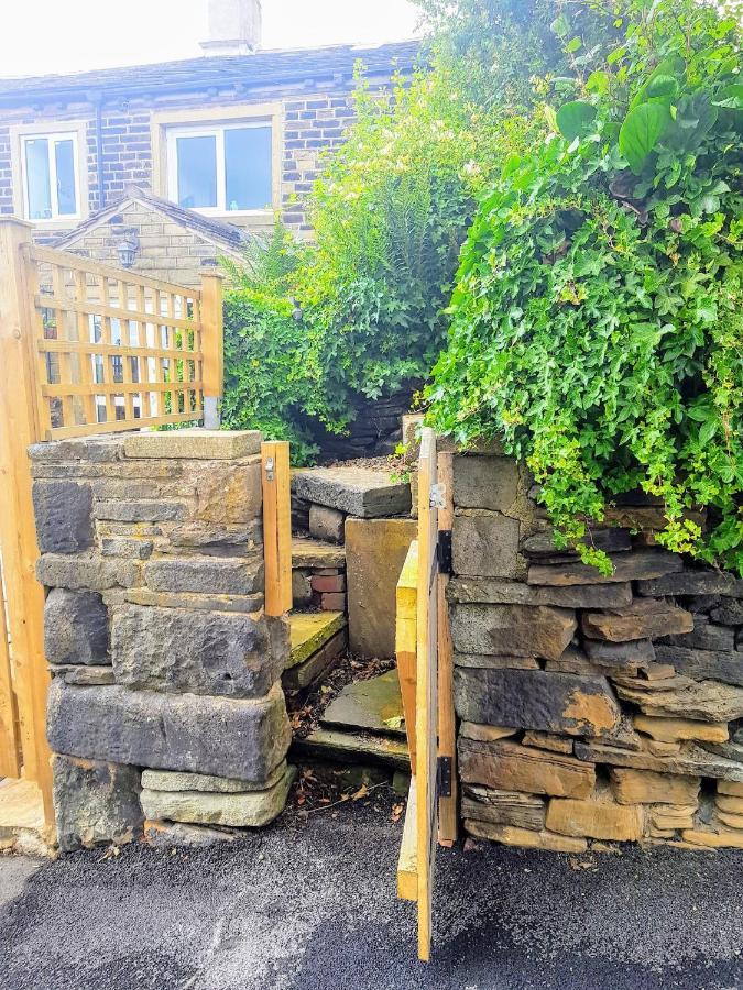 Plough Cottage 1830'S Miners Cottage Halifax Esterno foto